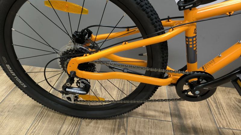 MERIDA MATTS J. 24+ Silk Orange(Steel Blue/Gry)