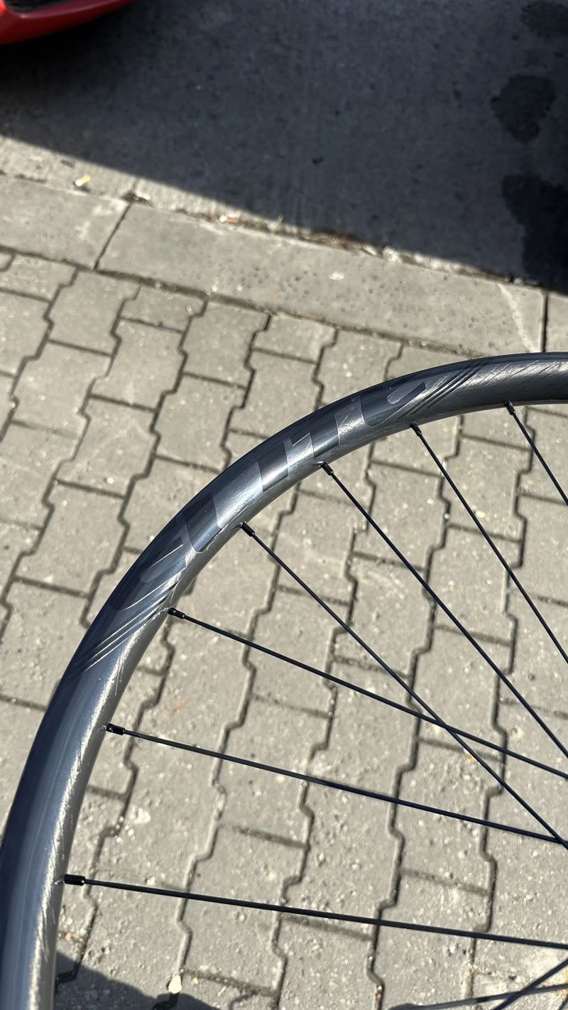 Lehké karbonové kola ElITE