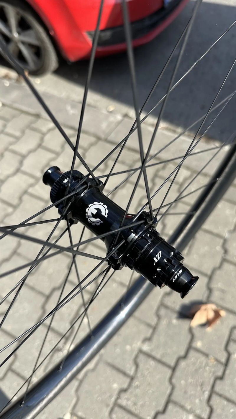 Lehké karbonové kola ElITE