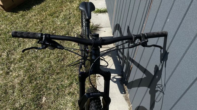 Zánovní kolo Trek Top Fuel 5 Lithium Grey