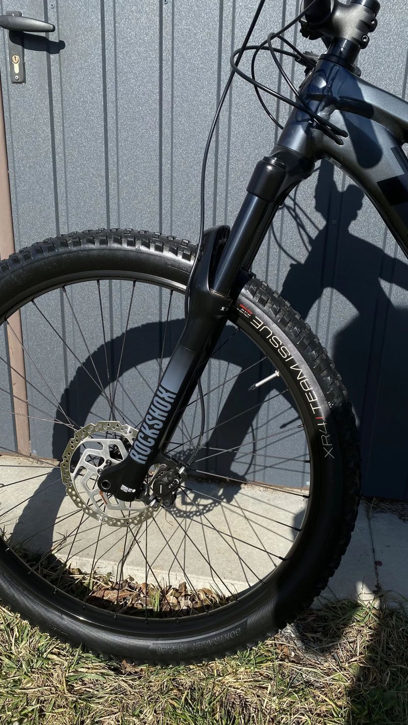 Zánovní kolo Trek Top Fuel 5 Lithium Grey