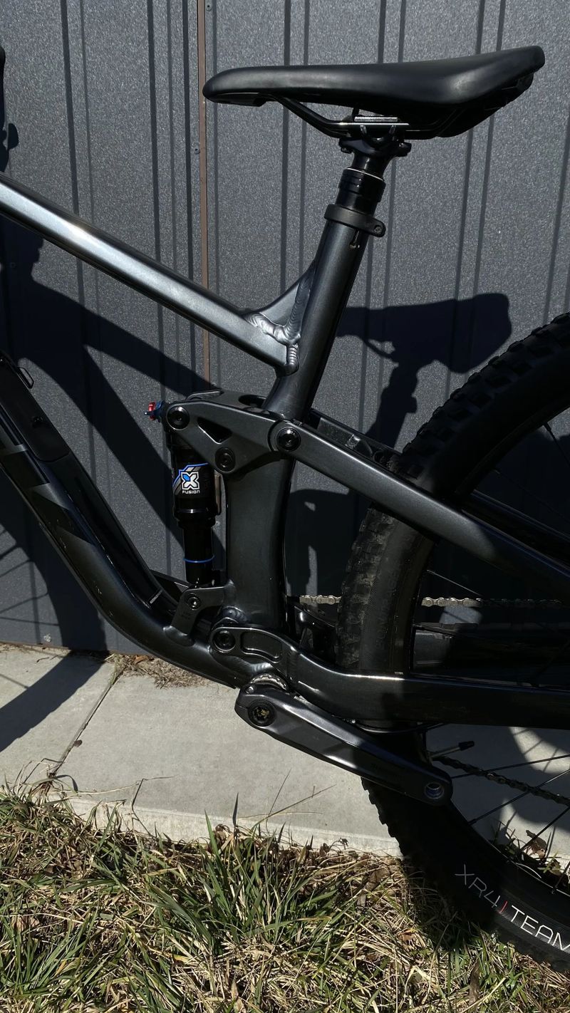 Zánovní kolo Trek Top Fuel 5 Lithium Grey