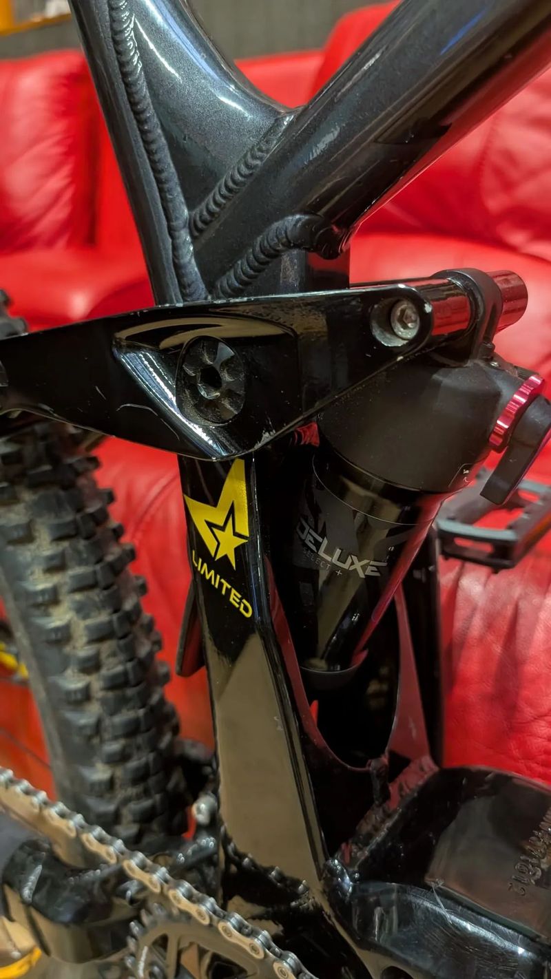 EXTREME DOWN HILL - MTF