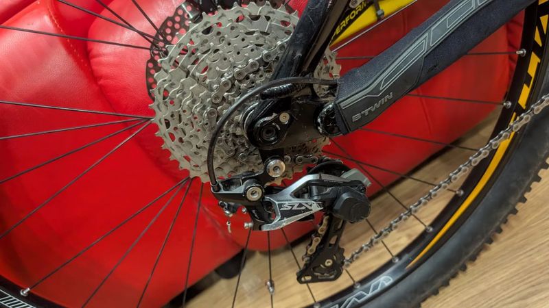 EXTREME DOWN HILL - MTF