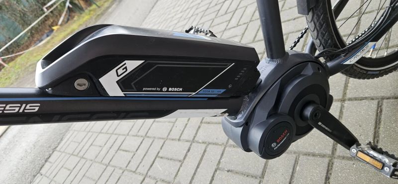 Trekingové elektrokolo GENESIS eLITE CROSS