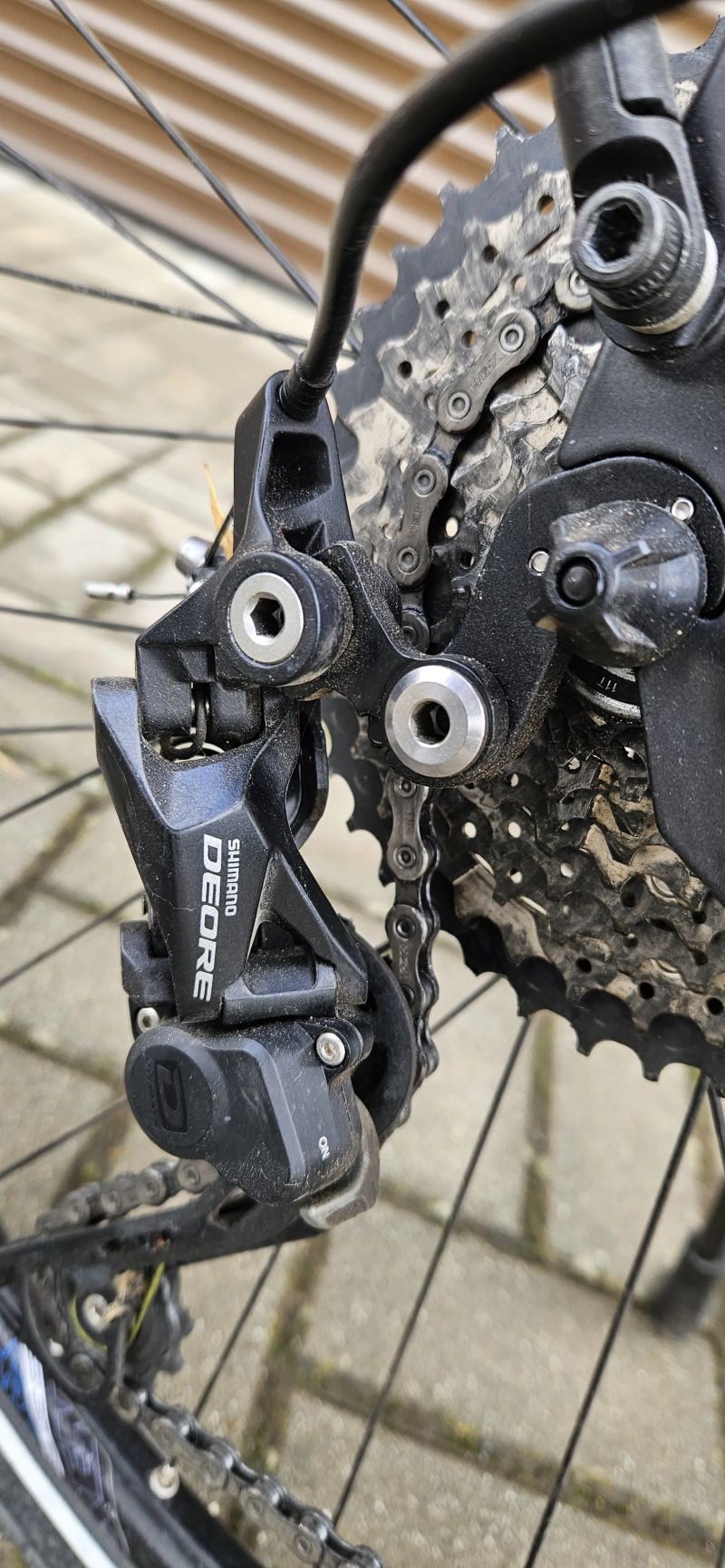 Trekingové elektrokolo GENESIS eLITE CROSS