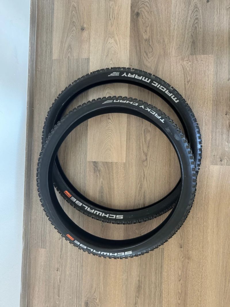 Schwalbe Magic Mary a Tacky Chan