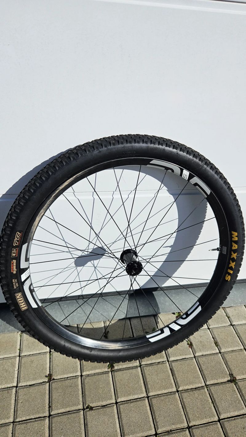 Prodám set kol ENVE M525 