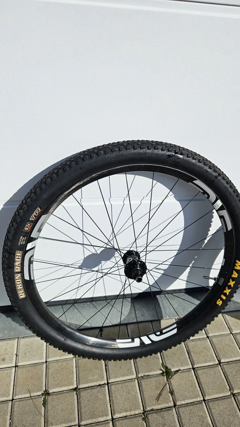 Prodám set kol ENVE M525 