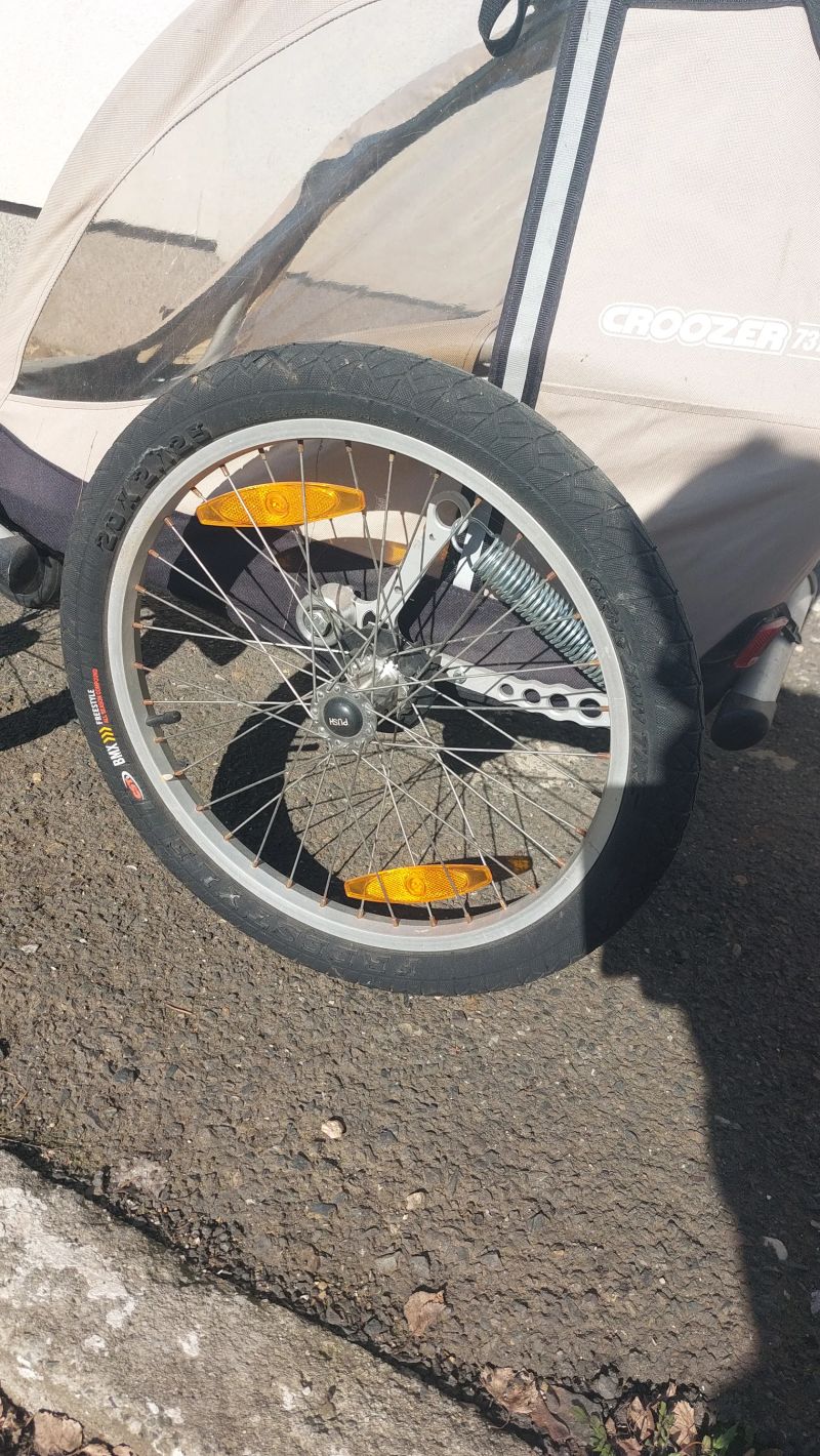 Odpružený vozík Croozer 737