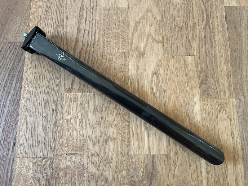 Karbonová sedlovka VFV Deep-V 400mm 30.9mm