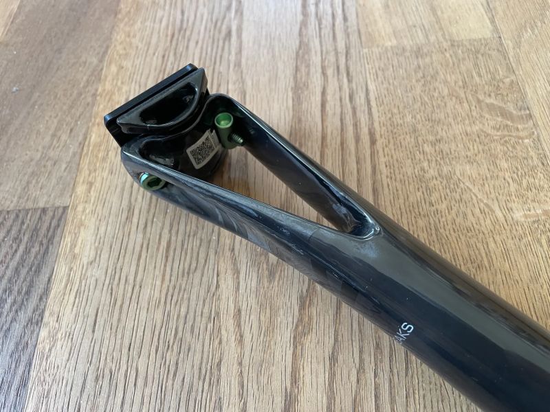 Karbonová sedlovka VFV Deep-V 400mm 30.9mm