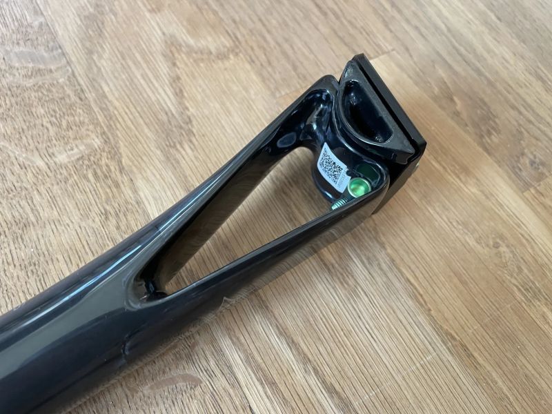 Karbonová sedlovka VFV Deep-V 400mm 30.9mm