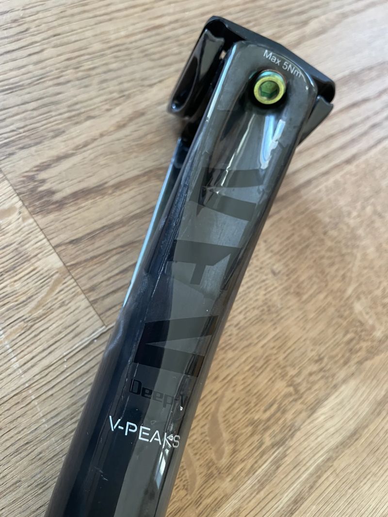 Karbonová sedlovka VFV Deep-V 400mm 30.9mm