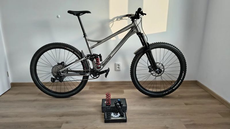 Rám Banshee Bikes Prime V3 XL, pružina i vzduchový tlumič., málo jetý