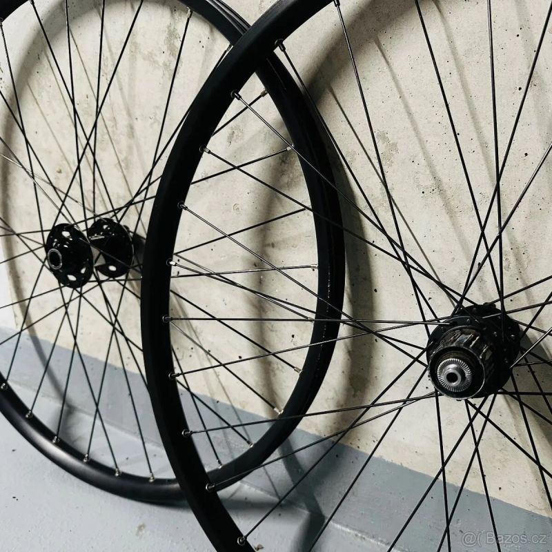 Predám zachovalé 26” kolesá