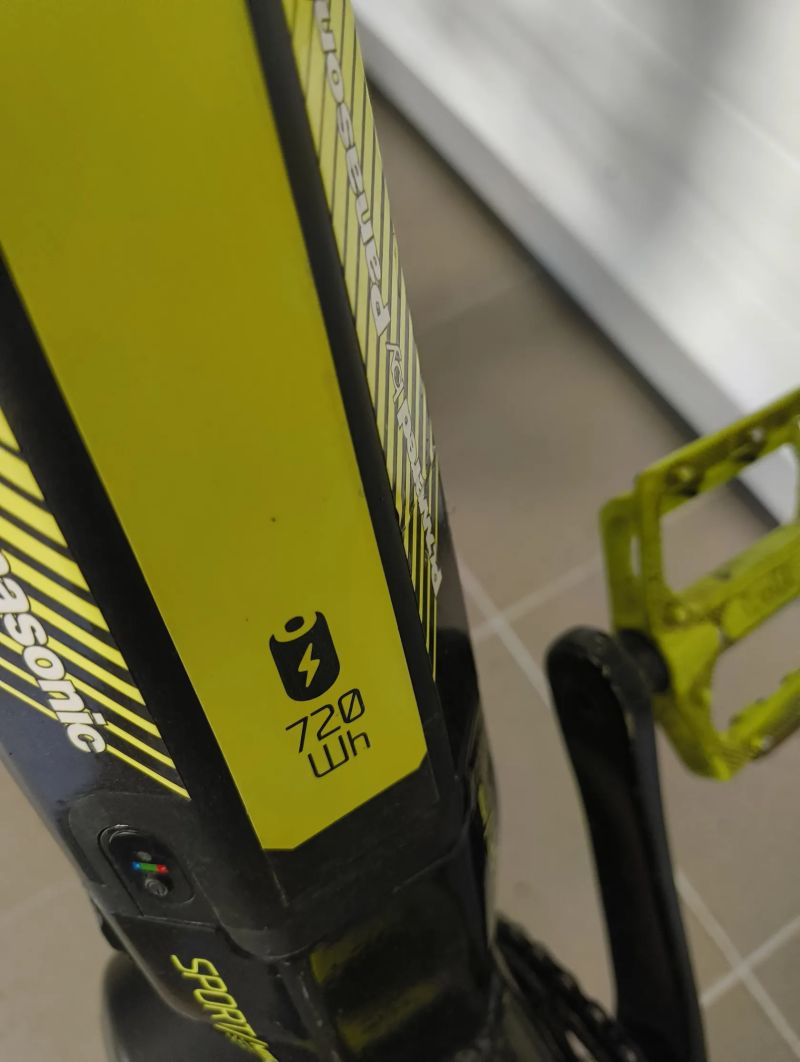 Crussis E-Largo 720 Wh