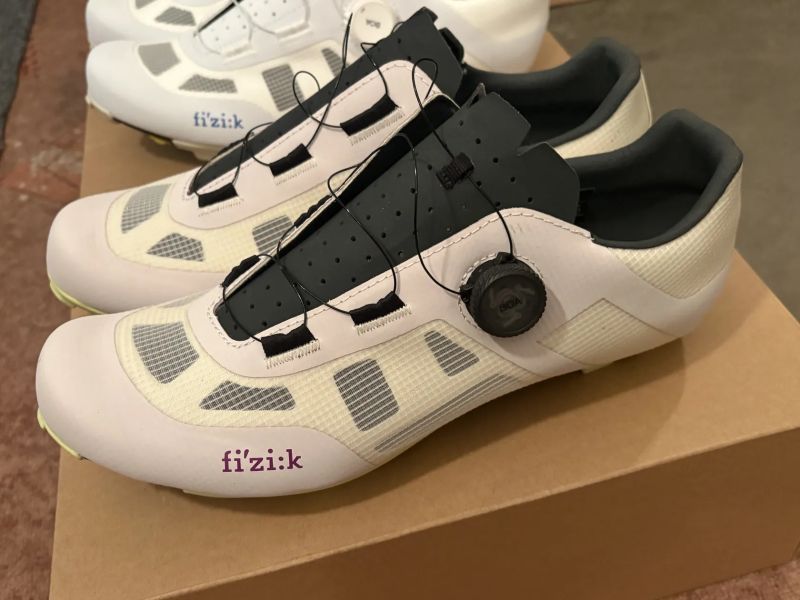 FIZIK VENTO PROXY CARBON