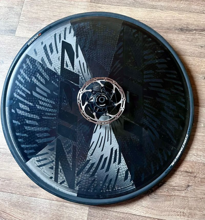 Disc Zipp Super-9 Tubeless včetně kazety a pláště