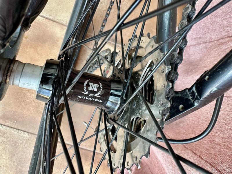 Author Basic SX, vel. 19", RST First Air, Deore