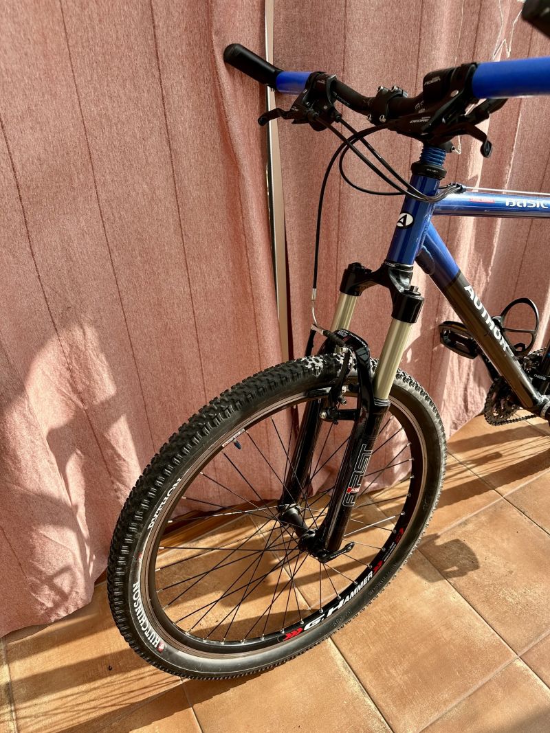 Author Basic SX, vel. 19", RST First Air, Deore