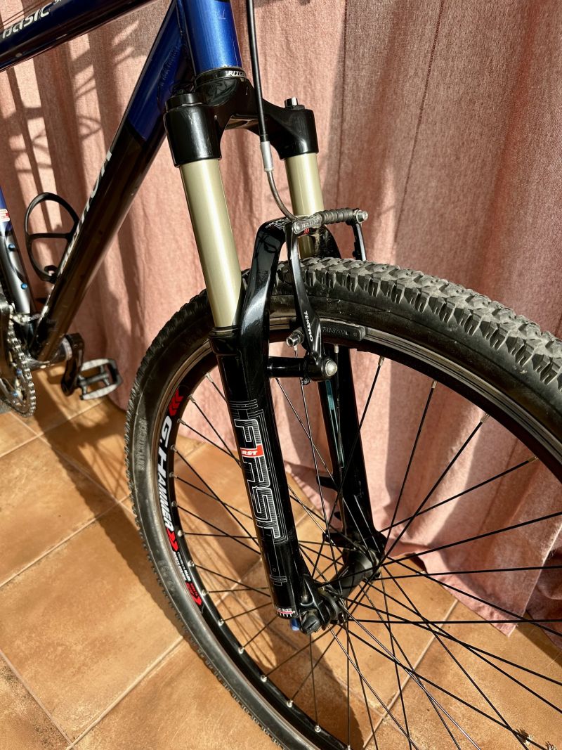 Author Basic SX, vel. 19", RST First Air, Deore