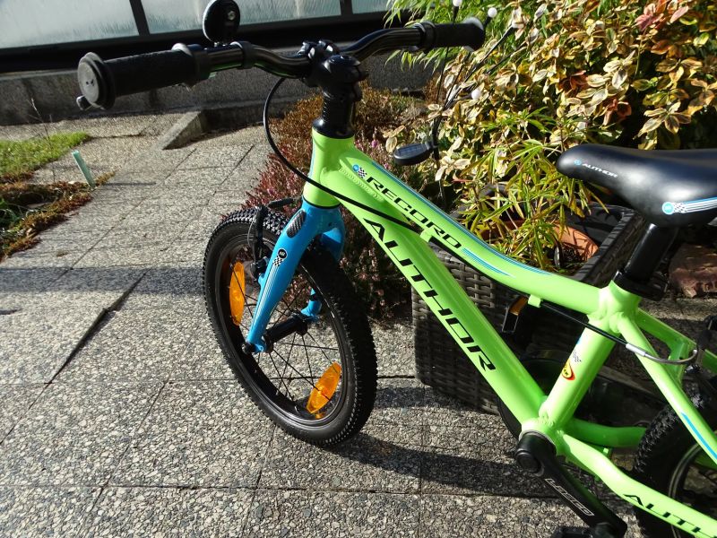 Superlehké kolo AUTHOR Record ve velikosti 16"