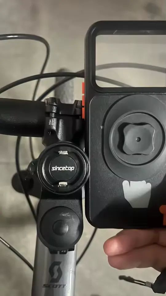 Držák mobilu na představec