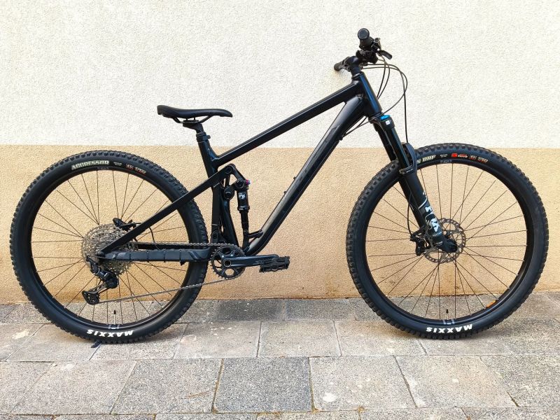 GHOST RIOT Trail Al vel. L 29“ FOX 34 zdvihy 140/140 TOP STAV, Zánovní PC 65 000 Kč