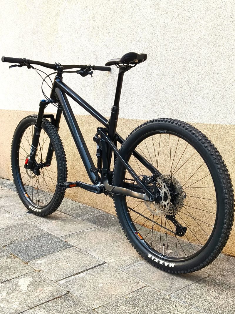 GHOST RIOT Trail Al vel. L 29“ FOX 34 zdvihy 140/140 TOP STAV, Zánovní PC 65 000 Kč