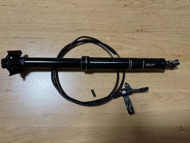 X-Fusion Manic 30,9 mm délka 125 mm, teleskopická sedlovka, včetně páčky, zánovní