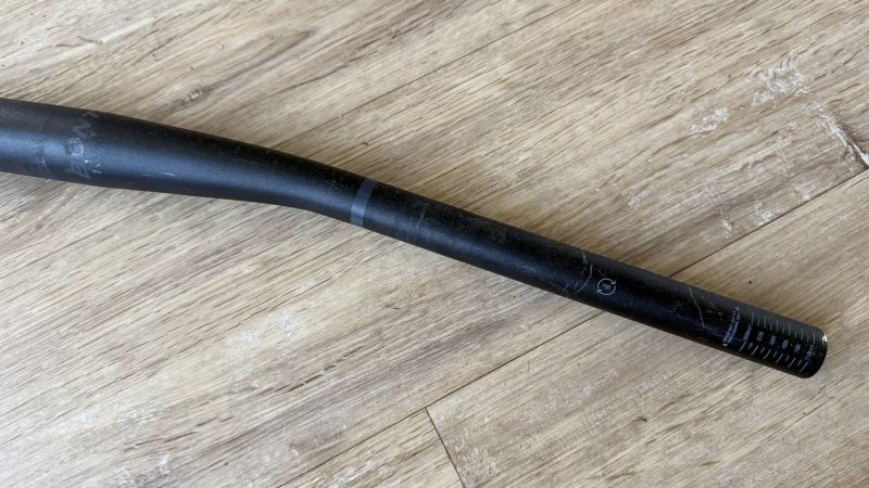 Prodám řidítka Bontrager (průměr 35mm) s šířkou 72cm