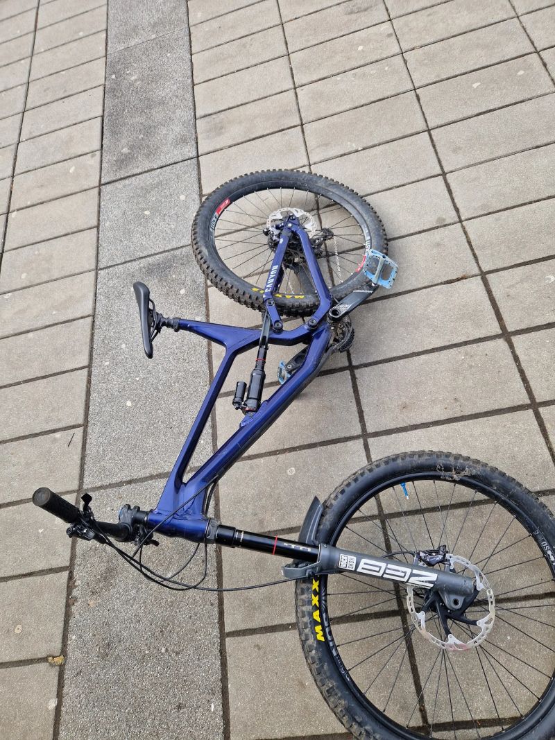 Canyon torque cf 8 limitovaná edice