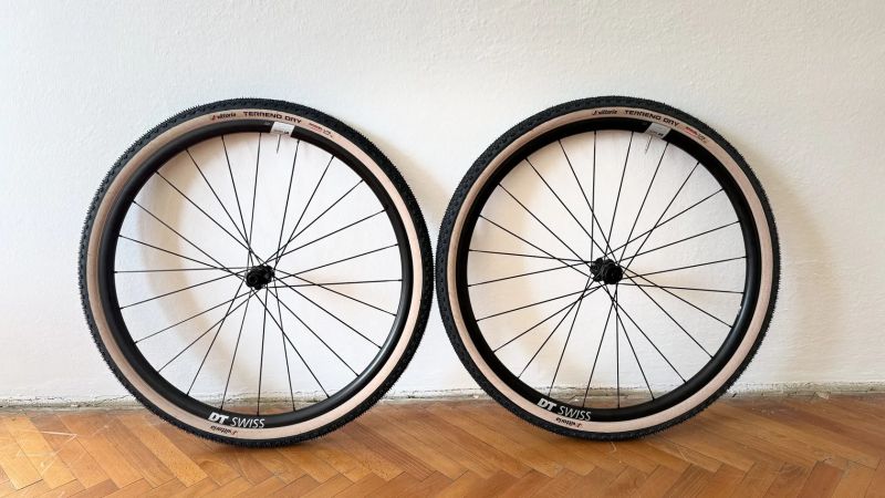 DT Swiss G1800 Spline NOVÁ zapletená kola + pláště Vittoria 47