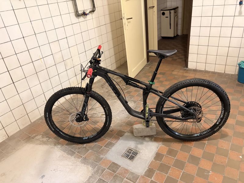 Prodám Karbonové kolo 