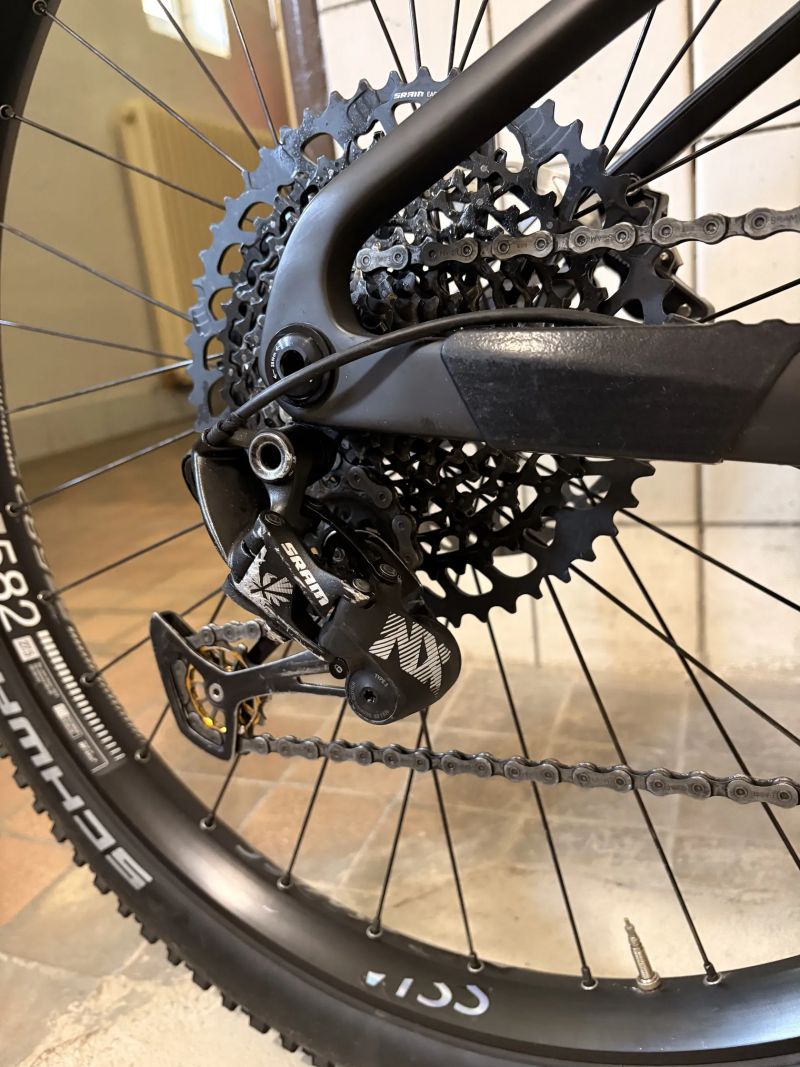 Prodám Karbonové kolo 