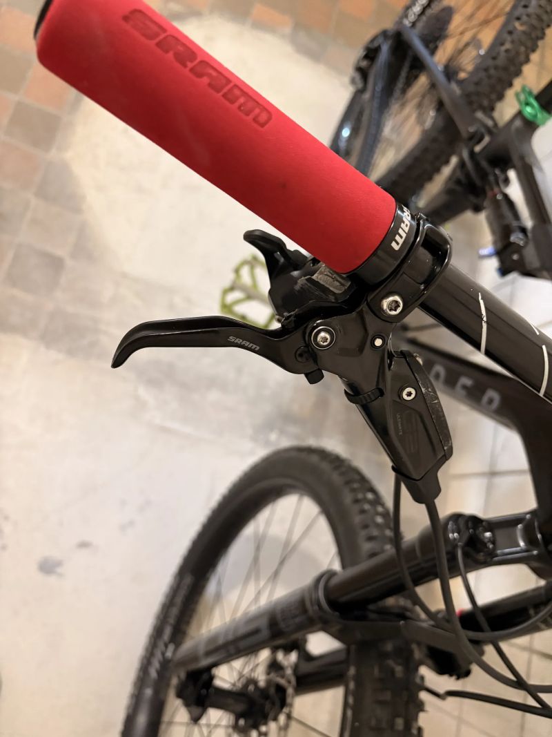 Prodám Karbonové kolo 