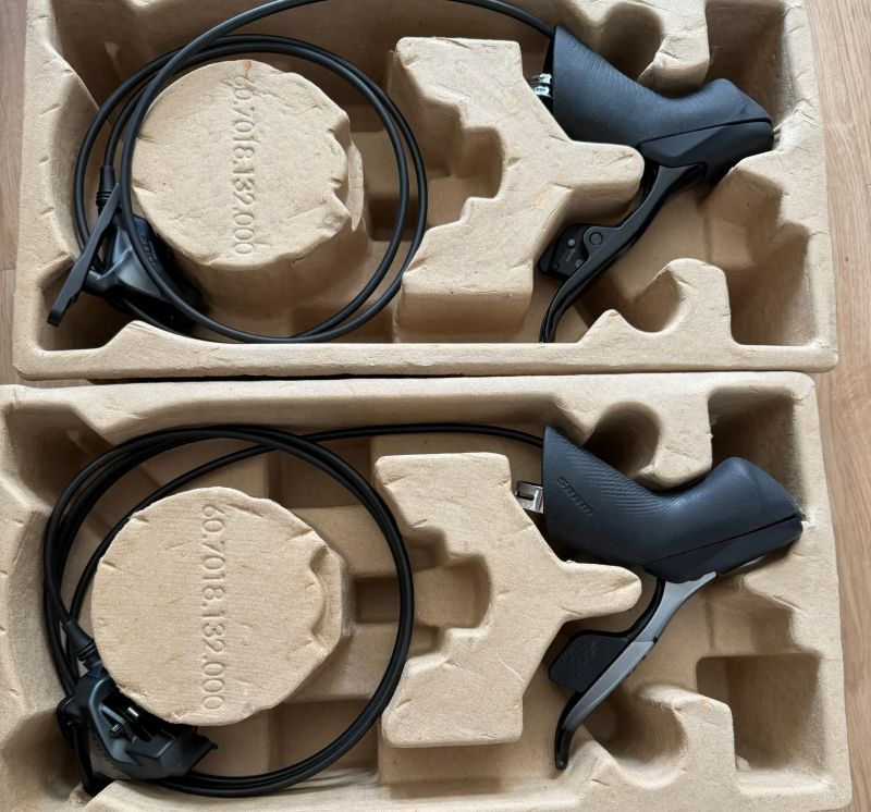 Páky se třmeny Sram Force AXS 