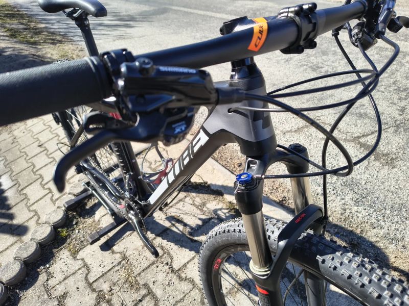 KARBONOVÉ HORSKÉ KOLO CUBE ,., SHIMANO XT