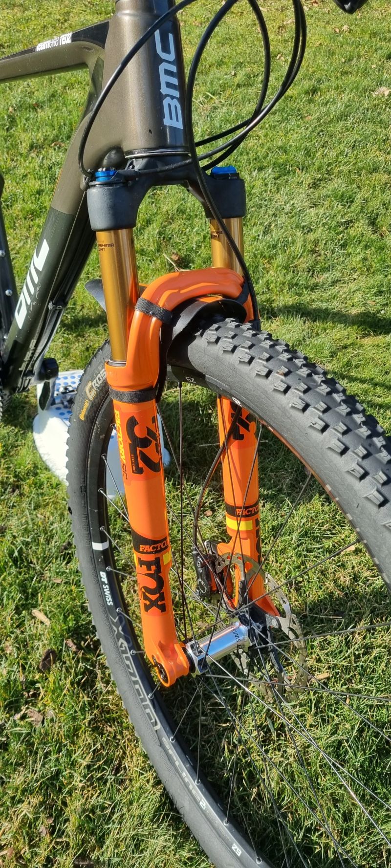 Horské kolo BMC Teamelite TE02 (karbon) s vidlicí FOX Factory 32 Float Step-Cast 