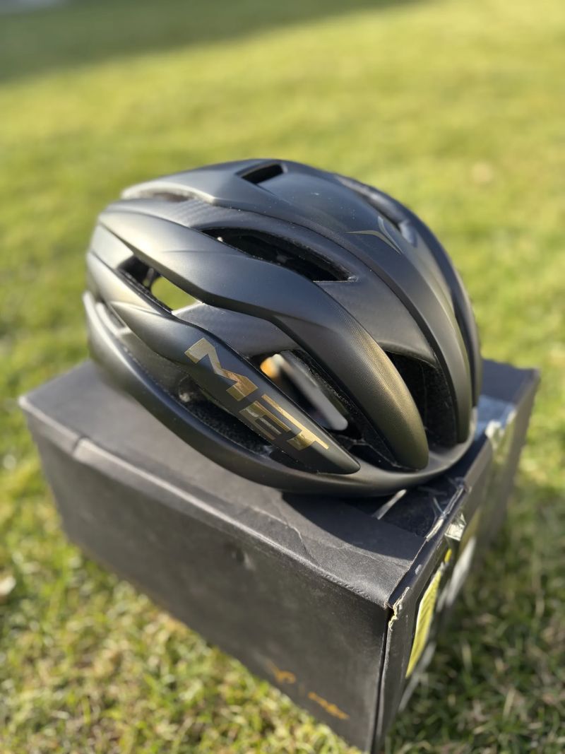 MET Trenta 3K Carbon MIPS