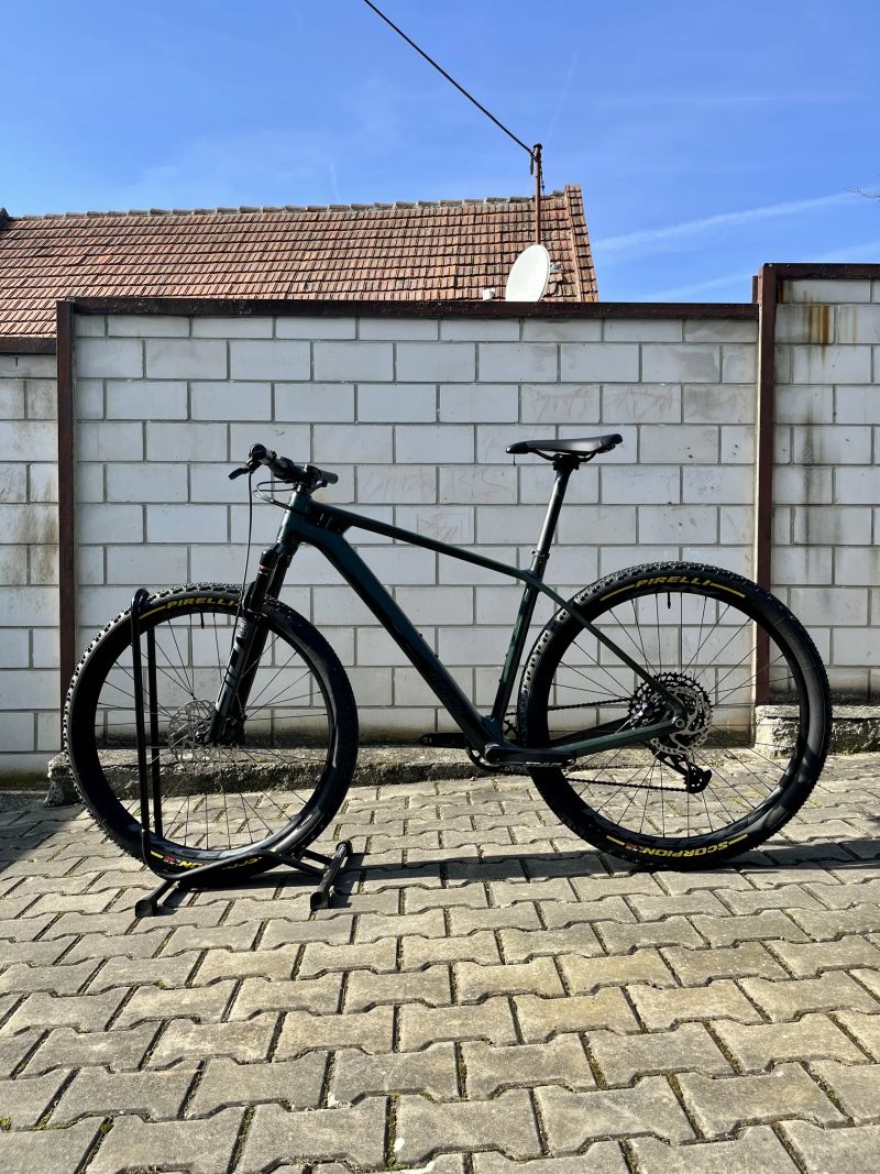 Radon Jealous 8.0 20", model 2024 - RockShox SID SL, Sram GX, Shimano SLX, boost pevné osy