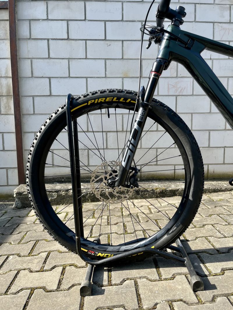 Radon Jealous 8.0 20", model 2024 - RockShox SID SL, Sram GX, Shimano SLX, boost pevné osy