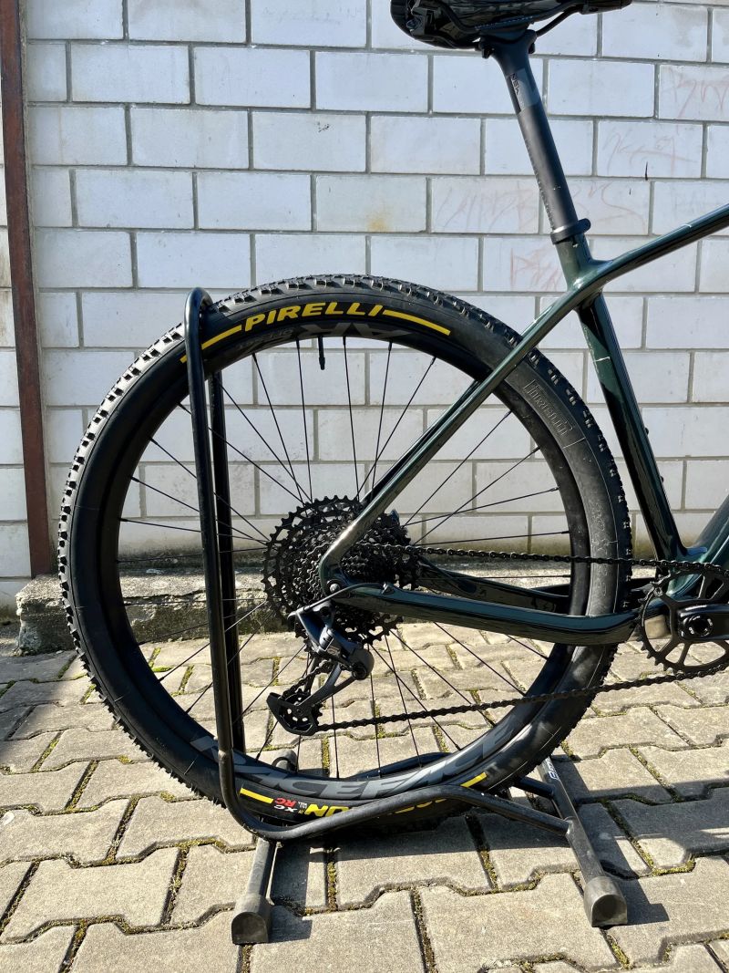 Radon Jealous 8.0 20", model 2024 - RockShox SID SL, Sram GX, Shimano SLX, boost pevné osy