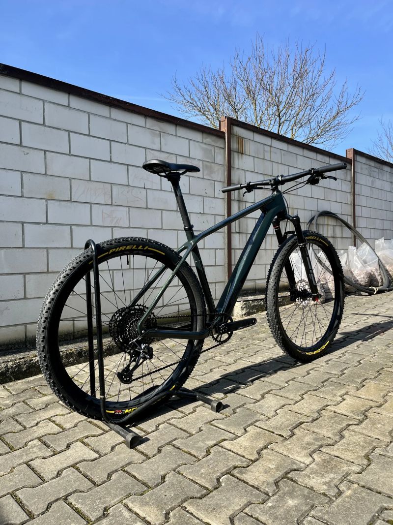 Radon Jealous 8.0 20", model 2024 - RockShox SID SL, Sram GX, Shimano SLX, boost pevné osy