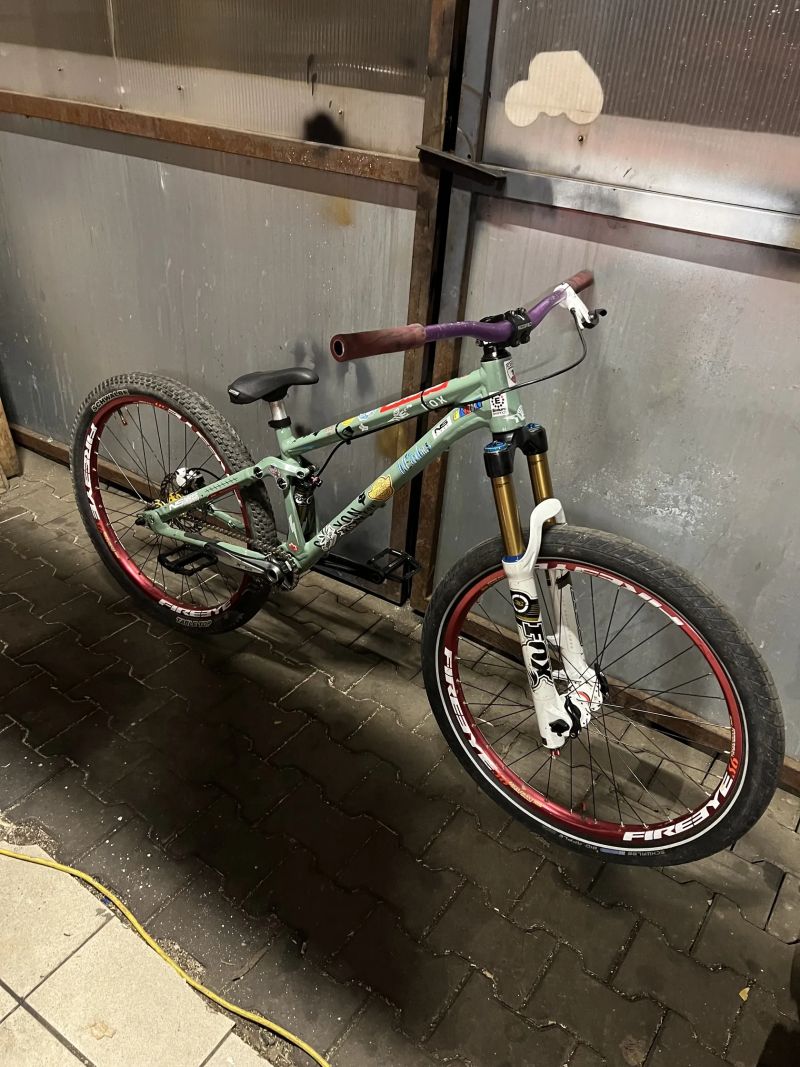 Canyon Stitched 720 pro