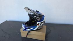 Troy Lee Designs d4 composite vel. xs/s