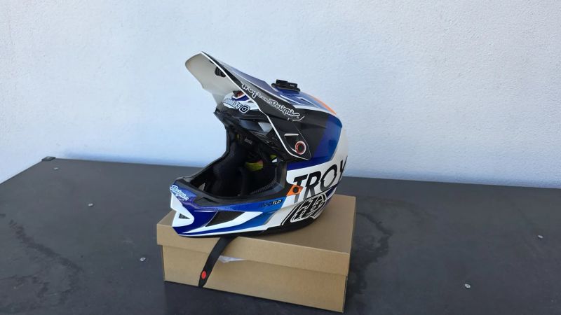 Troy Lee Designs d4 composite vel. xs/s