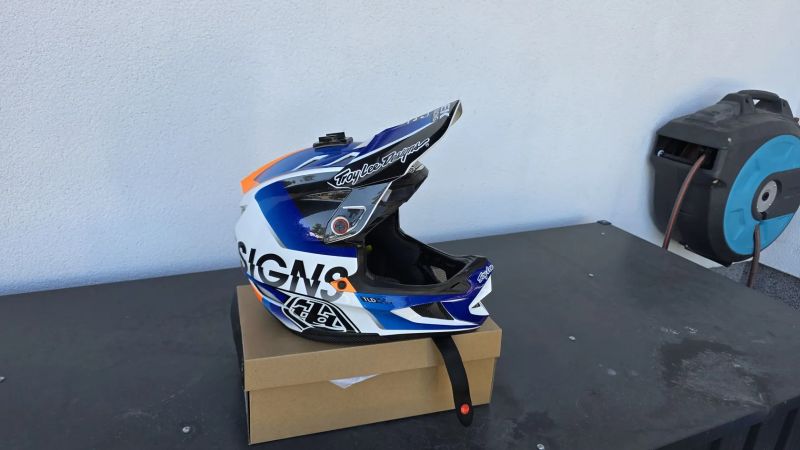 Troy Lee Designs d4 composite vel. xs/s