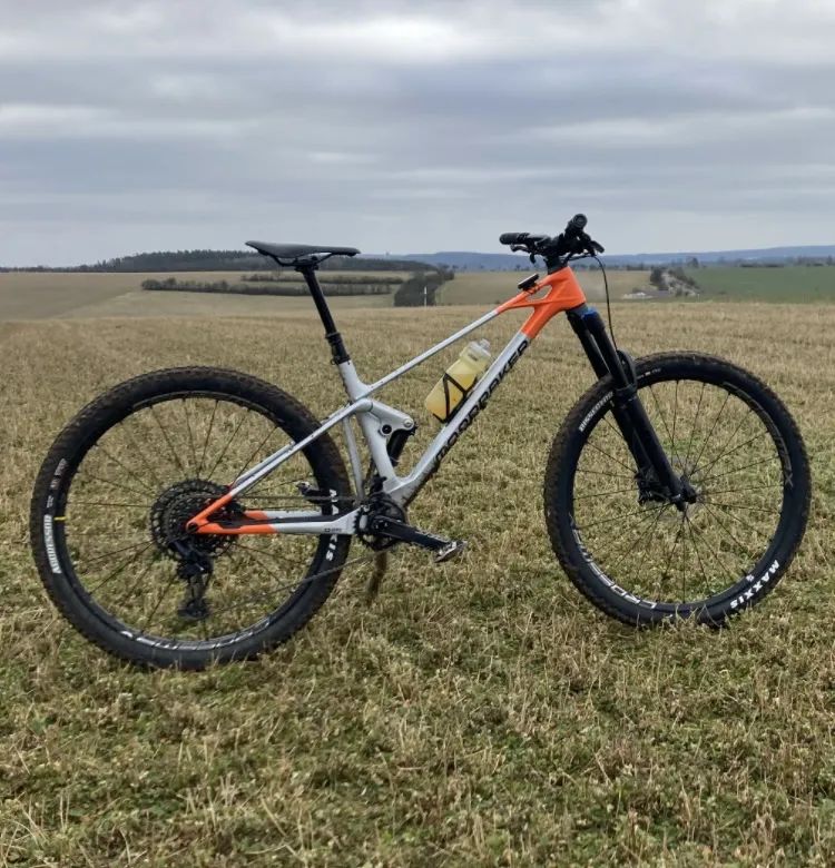Mondraker Raze Carbon R